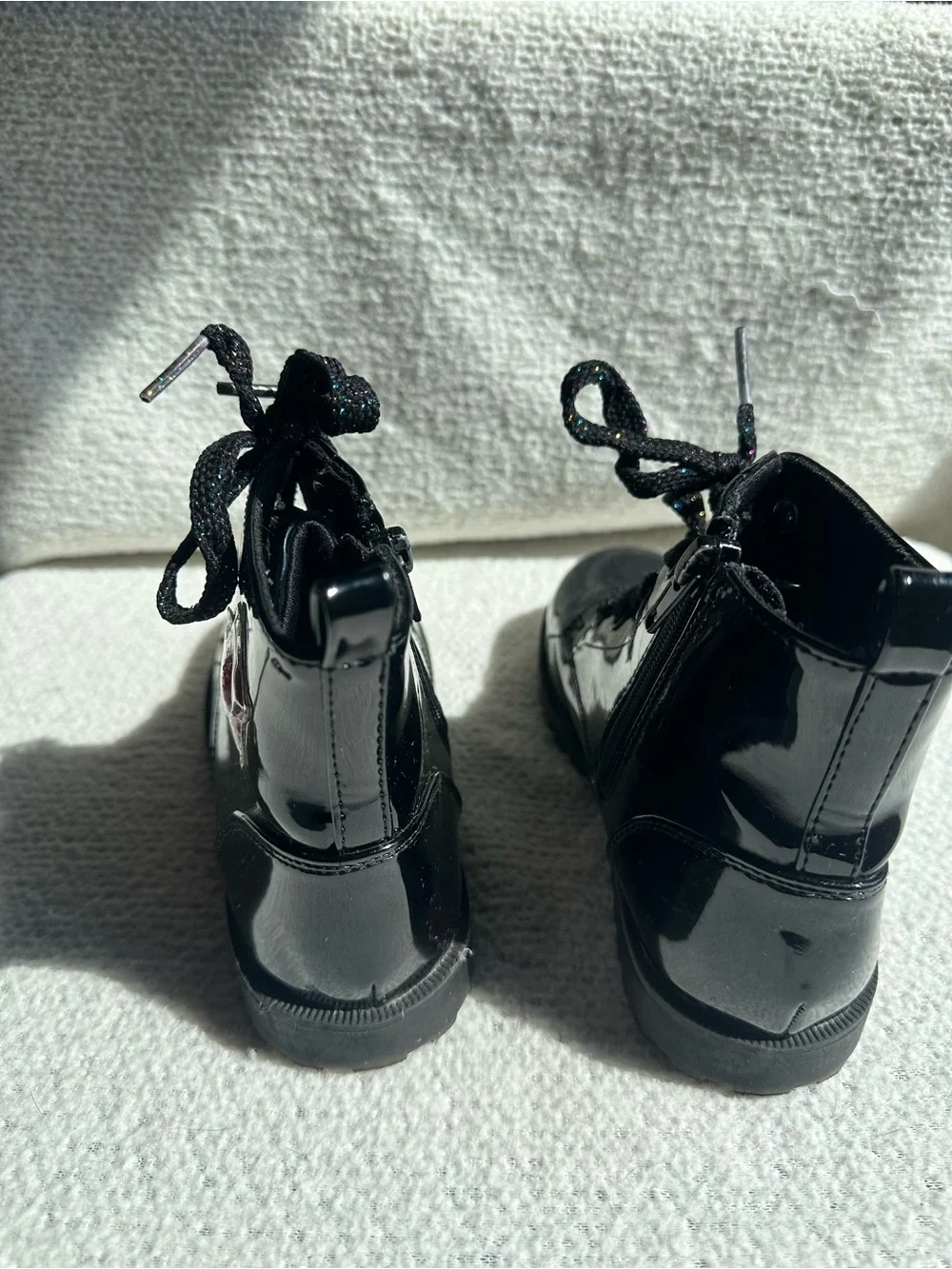 N/A shiny black
